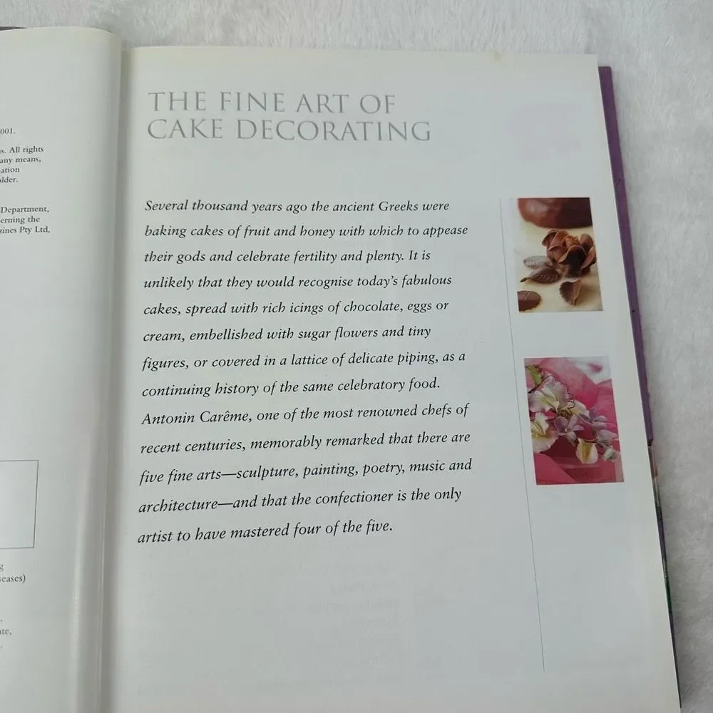 The‎ Essential Cake Decorating Guide Book